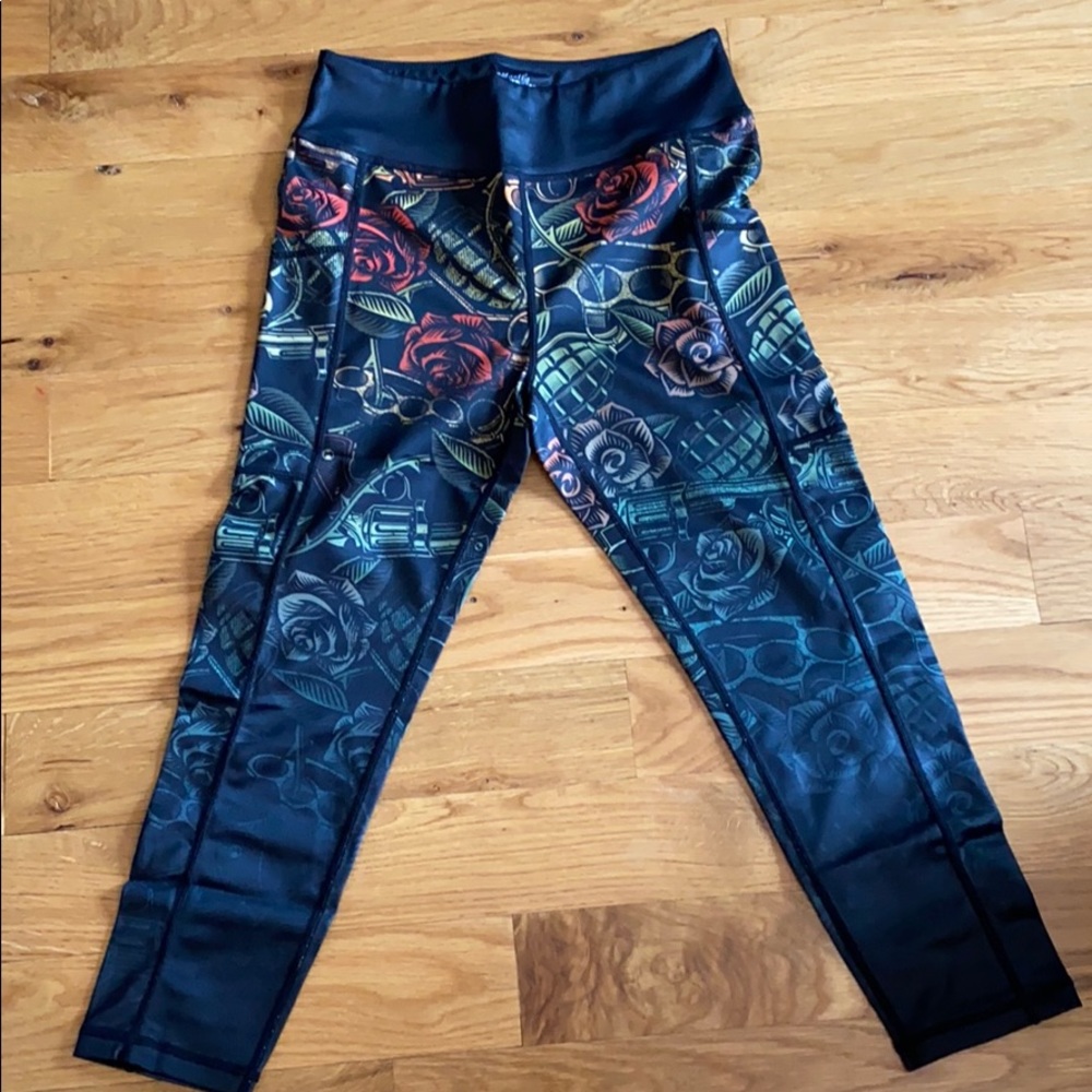 CVG Dress to Kill Capri Leggings XS